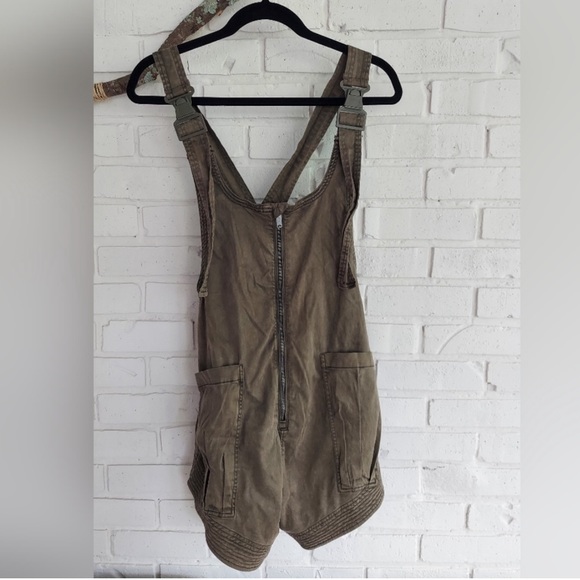 ❤️ Free People Fast Track Shortsie Small NWOT - Picture 2 of 5